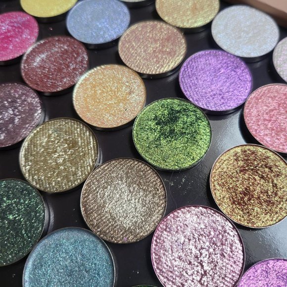 Devinah Cosmetics Single Eyeshadow Bundle of 39 Singles! - Picture 2 of 5